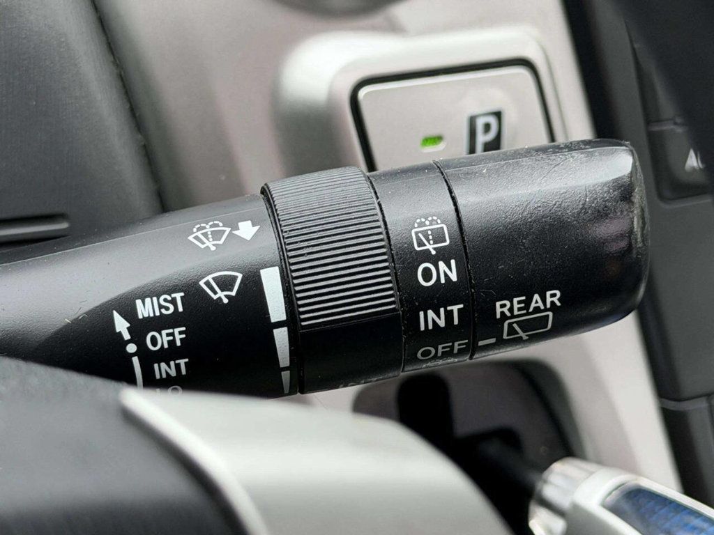 2014 Toyota Prius v 5dr Wagon Three - 22993937 - 33