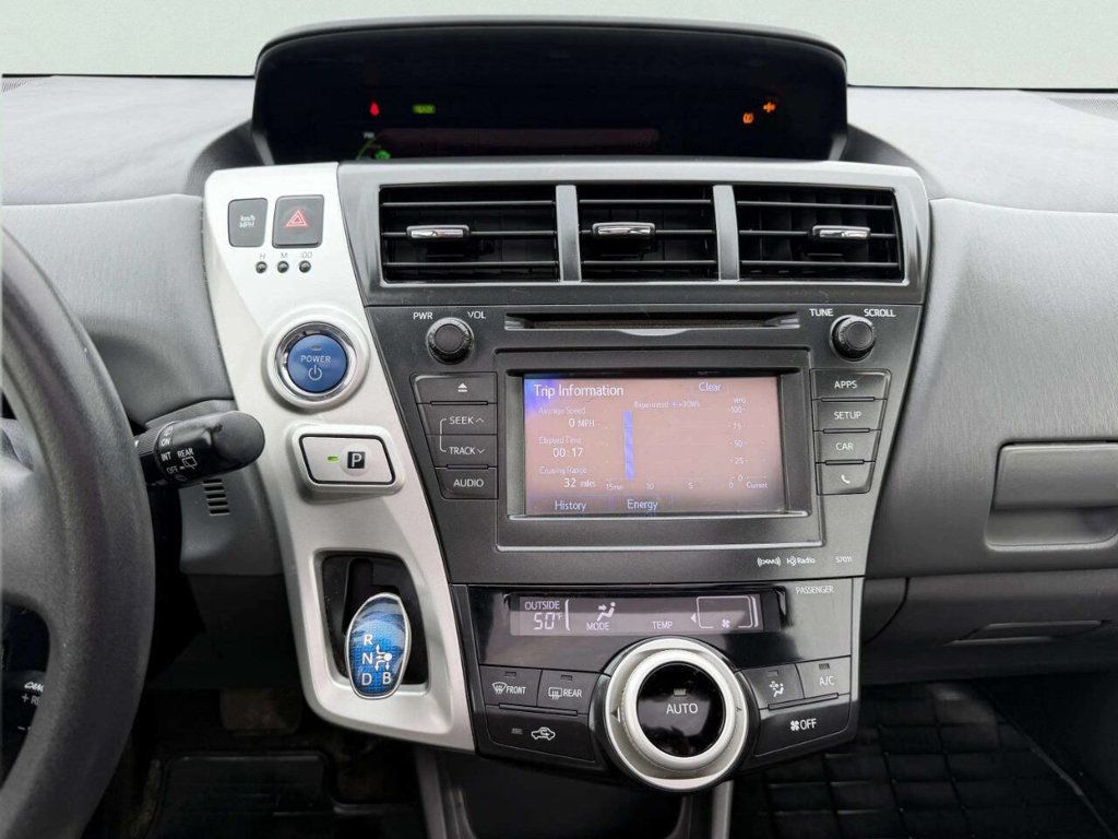 2014 Toyota Prius v 5dr Wagon Three - 22993937 - 35