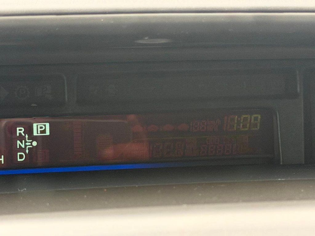 2014 Toyota Prius v 5dr Wagon Three - 22993937 - 38