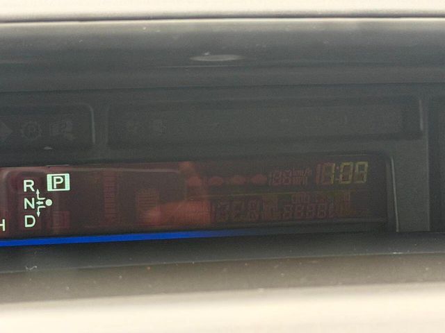 2014 Toyota Prius v 5dr Wagon Three - 22993937 - 38