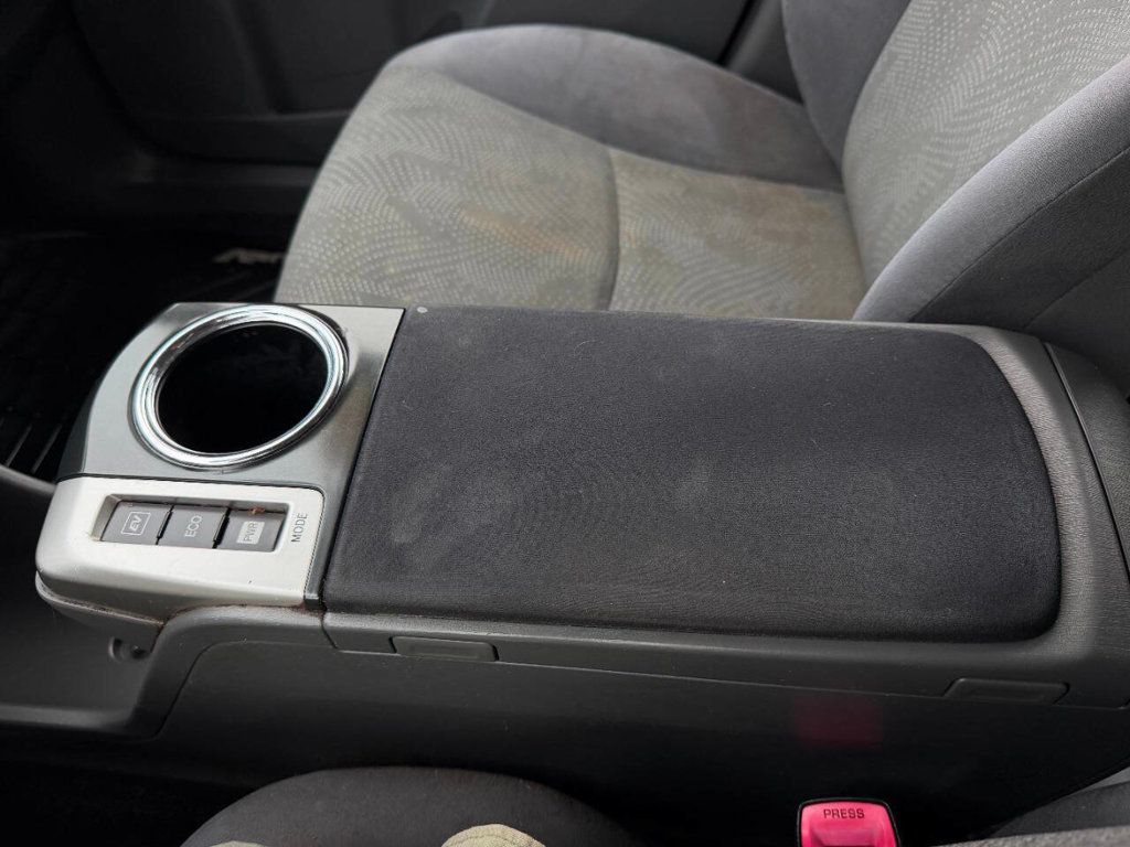 2014 Toyota Prius v 5dr Wagon Three - 22993937 - 44