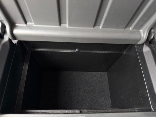 2014 Toyota Prius v 5dr Wagon Three - 22993937 - 45