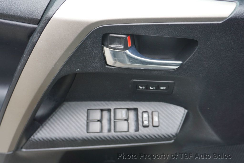 2014 Toyota RAV4 Limited photo 10