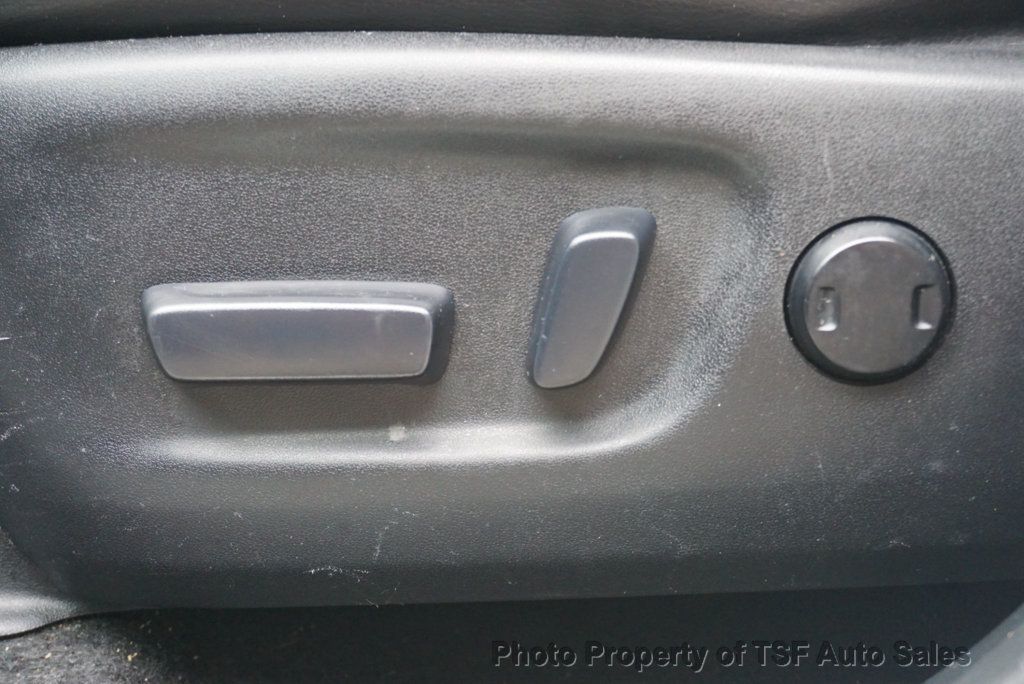 2014 Toyota RAV4 Limited photo 13
