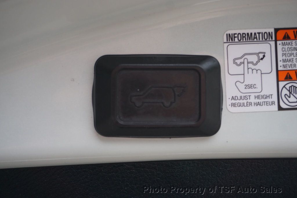 2014 Toyota RAV4 Limited photo 19