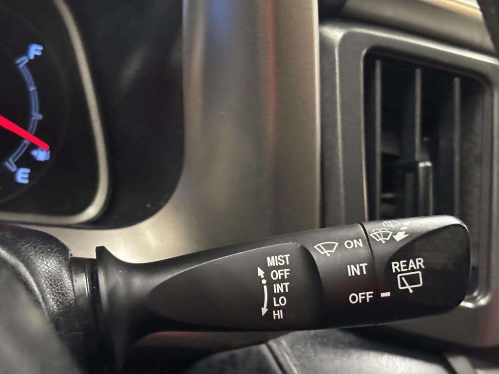 2014 Toyota RAV4 AWD 4dr LE - 23050438 - 28