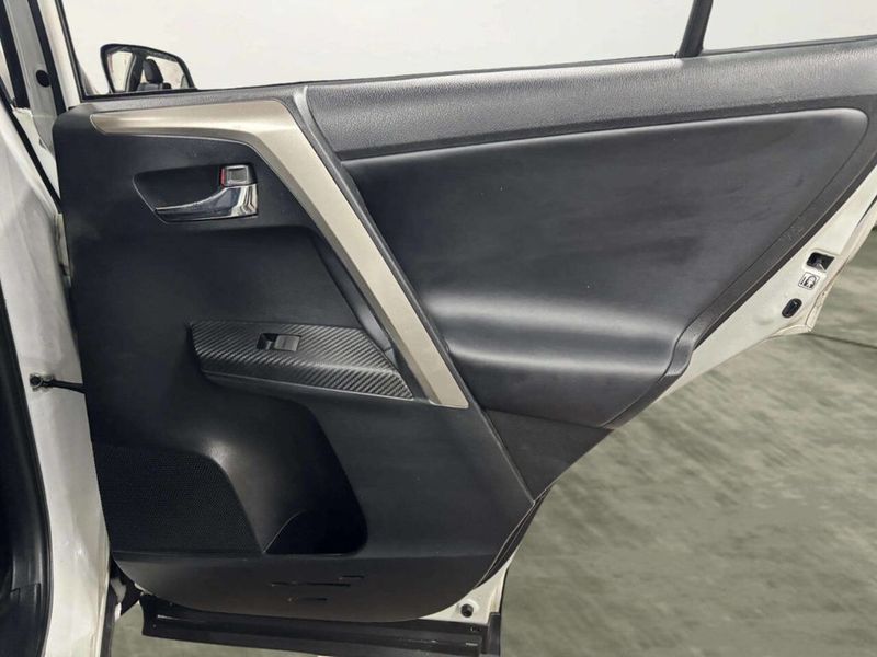 2014 Toyota RAV4 AWD 4dr Limited - 22976962 - 18