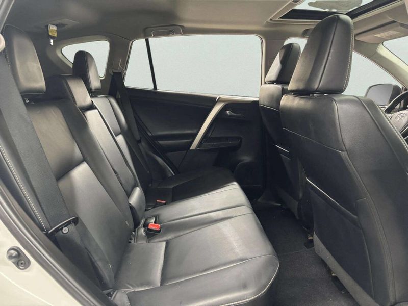 2014 Toyota RAV4 AWD 4dr Limited - 22976962 - 19