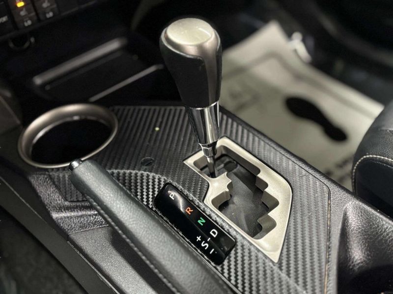 2014 Toyota RAV4 AWD 4dr Limited - 22976962 - 30