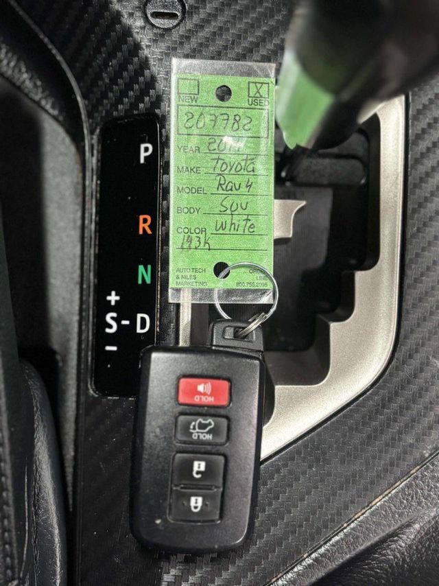 2014 Toyota RAV4 AWD 4dr Limited - 22976962 - 40