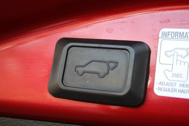 2014 Toyota RAV4 AWD LIMITED W/ TECHNOLOGY PKG, NAVIGATION, LEATHER - 22986066 - 29