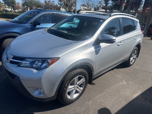 2014 Toyota RAV4 FWD 4dr XLE - 22943813 - 1