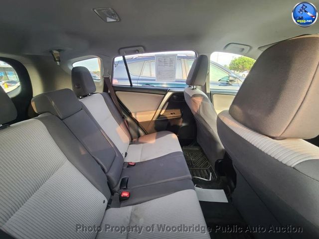 2014 Toyota RAV4 LE - 22907777 - 10