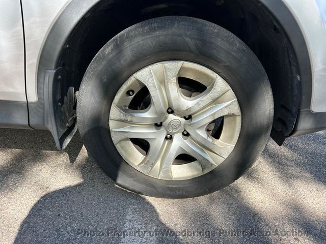 2014 Toyota RAV4 LE - 22907777 - 25