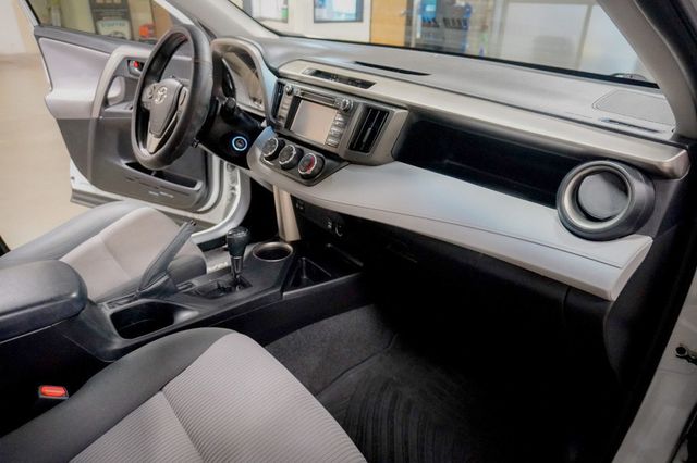 2014 Toyota RAV4 LE - 23078858 - 10