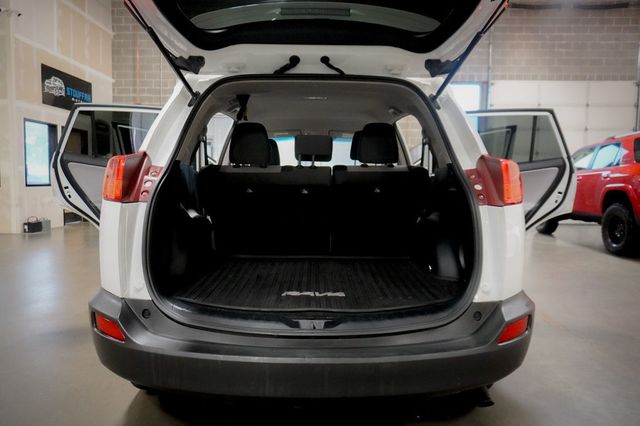 2014 Toyota RAV4 LE - 23078858 - 14