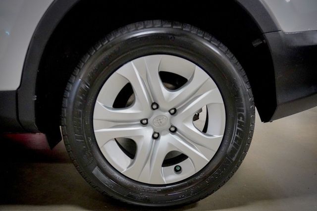 2014 Toyota RAV4 LE - 23078858 - 6