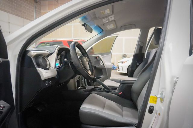 2014 Toyota RAV4 LE - 23078858 - 7