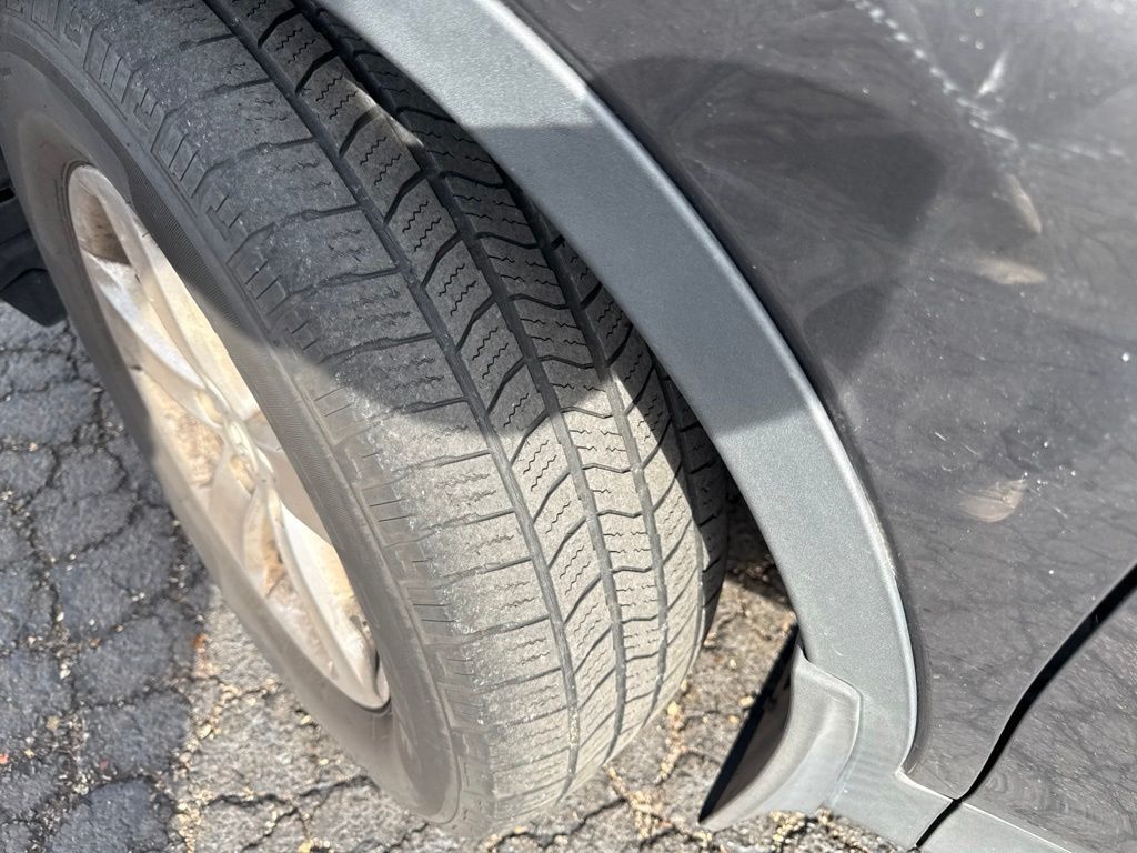 2014 Toyota RAV4 XLE - 23052028 - 2