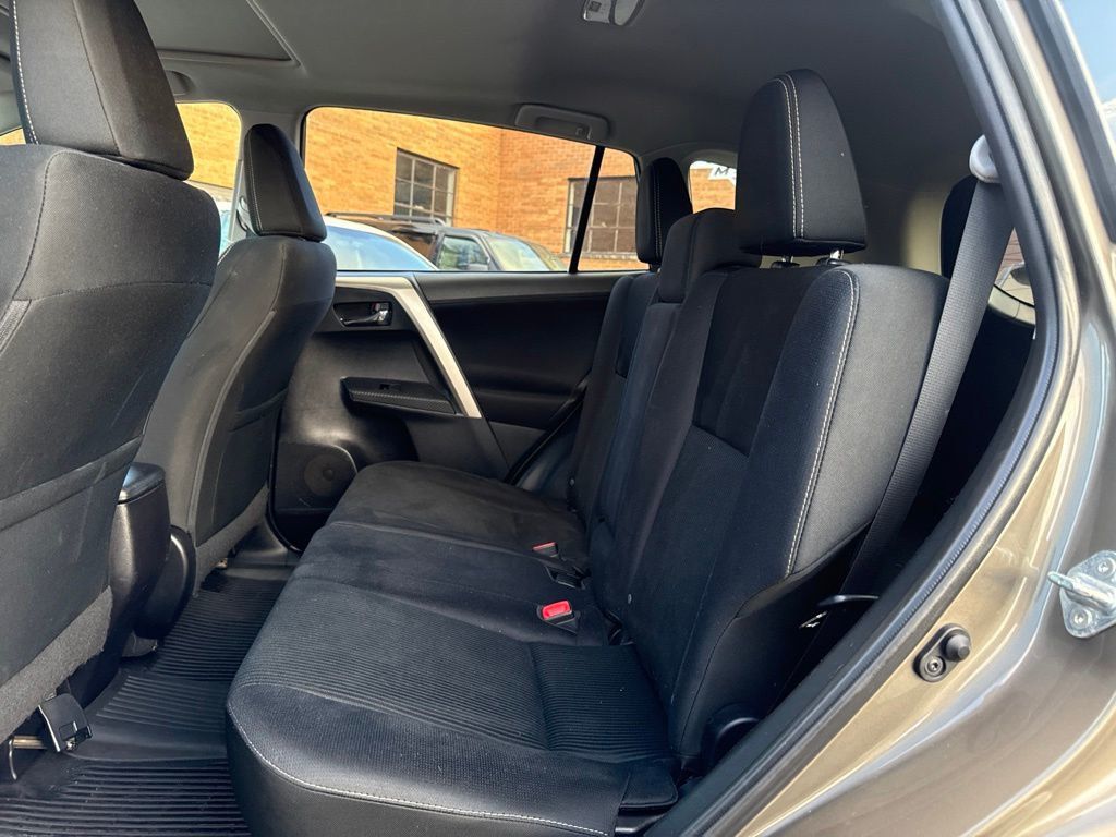 2014 Toyota RAV4 XLE - 23078738 - 10