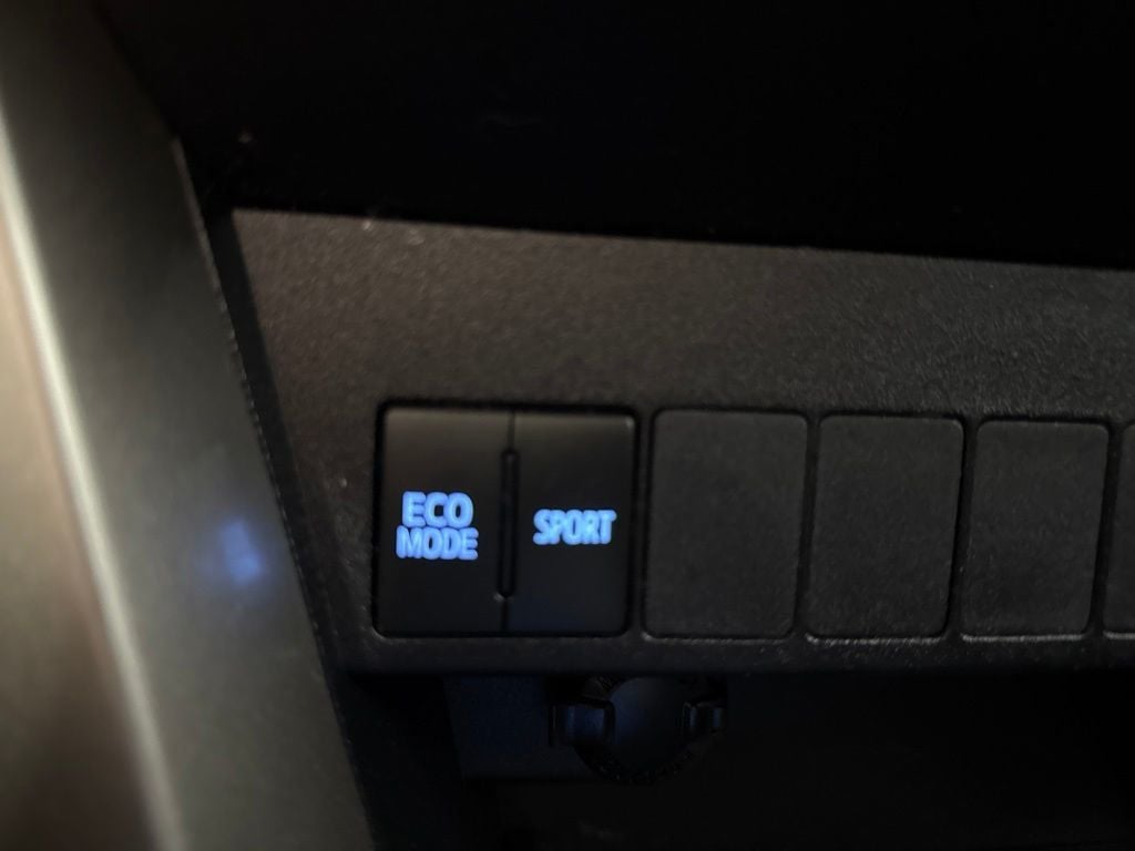 2014 Toyota RAV4 XLE - 23078738 - 19