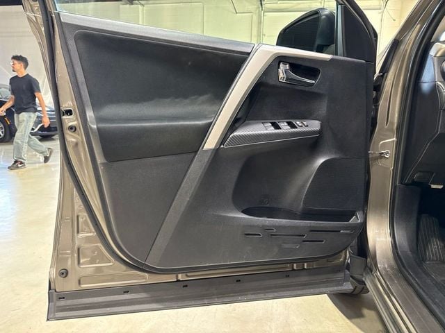 2014 Toyota RAV4 XLE - 23078738 - 23