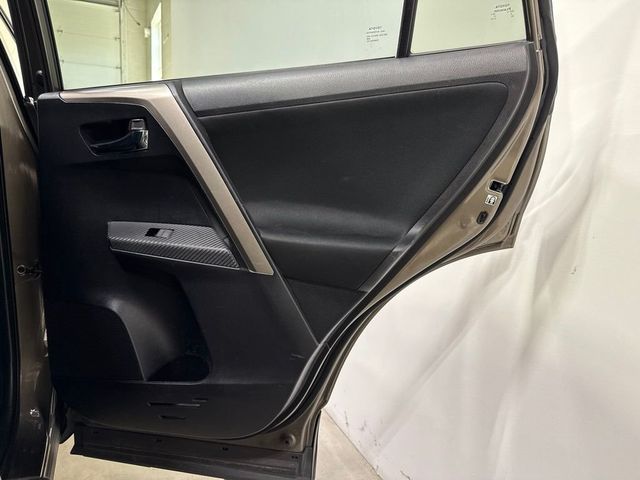 2014 Toyota RAV4 XLE - 23078738 - 29