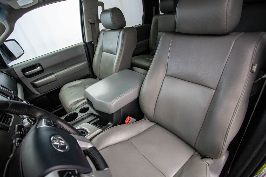 2014 Toyota Sequoia 4WD 5.7L FFV Limited - 22925878 - 18