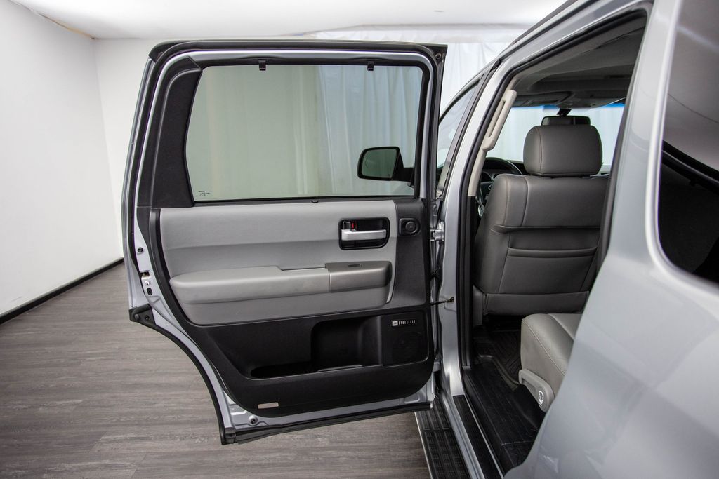 2014 Toyota Sequoia 4WD 5.7L FFV Limited - 22925878 - 21