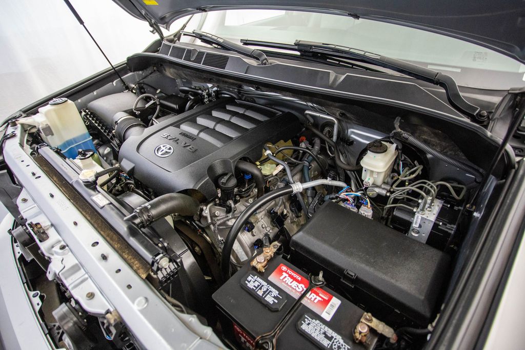 2014 Toyota Sequoia 4WD 5.7L FFV Limited - 22925878 - 49