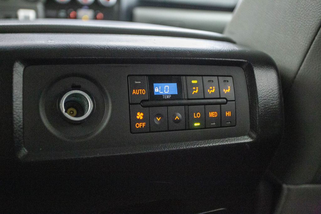 2014 Toyota Sequoia 4WD 5.7L FFV Limited - 22925878 - 57