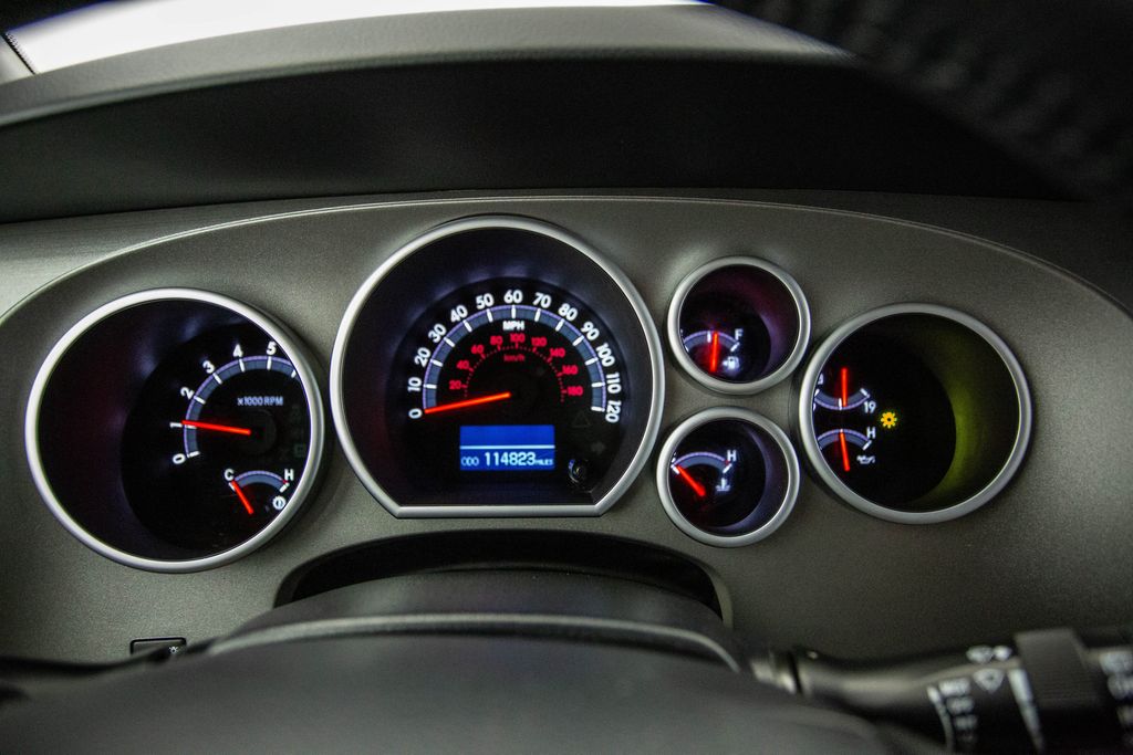 2014 Toyota Sequoia 4WD 5.7L FFV Limited - 22925878 - 7