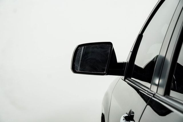 2014 Toyota Sequoia 4WD 5.7L FFV Platinum - 22986441 - 12