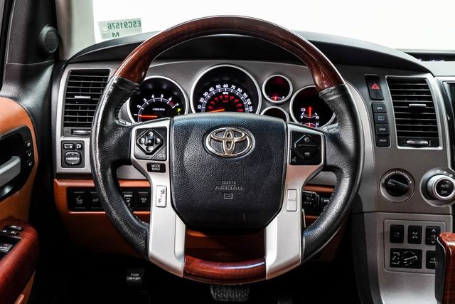 2014 Toyota Sequoia 4WD 5.7L FFV Platinum - 22986441 - 16