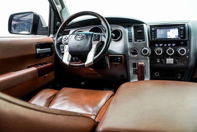 2014 Toyota Sequoia 4WD 5.7L FFV Platinum - 22986441 - 17