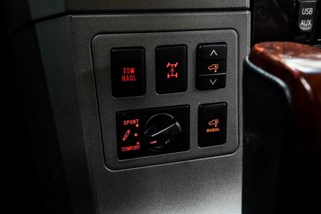 2014 Toyota Sequoia 4WD 5.7L FFV Platinum - 22986441 - 19