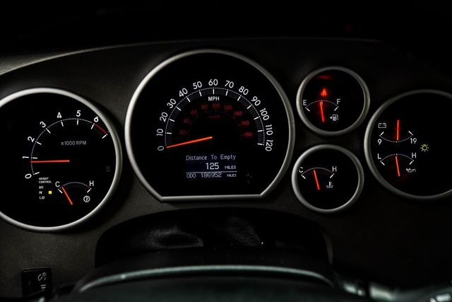 2014 Toyota Sequoia 4WD 5.7L FFV Platinum - 22986441 - 27