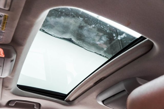 2014 Toyota Sequoia 4WD 5.7L FFV Platinum - 22986441 - 38