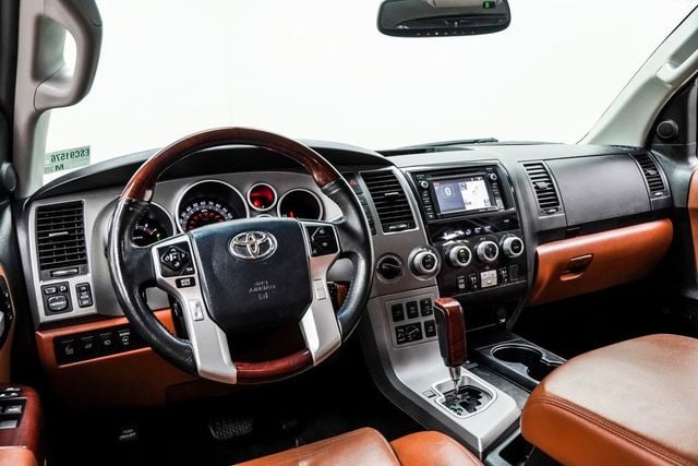 2014 Toyota Sequoia 4WD 5.7L FFV Platinum - 22986441 - 4