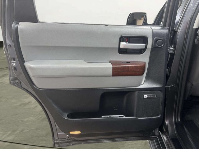 2014 Toyota Sequoia 4WD 5.7L FFV Platinum - 22987384 - 14