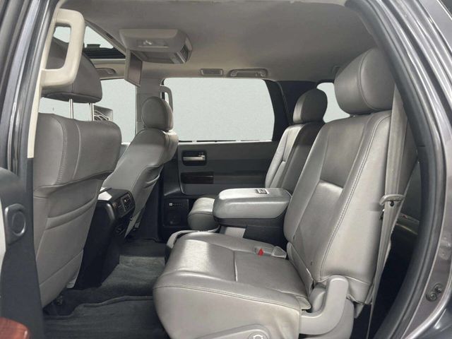 2014 Toyota Sequoia 4WD 5.7L FFV Platinum - 22987384 - 15