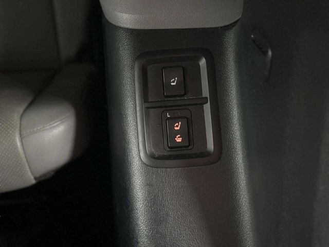 2014 Toyota Sequoia 4WD 5.7L FFV Platinum - 22987384 - 18