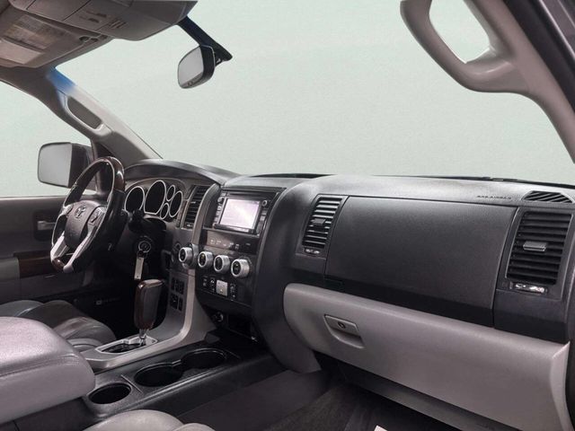 2014 Toyota Sequoia 4WD 5.7L FFV Platinum - 22987384 - 28