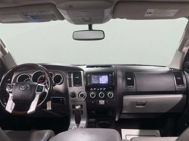 2014 Toyota Sequoia 4WD 5.7L FFV Platinum - 22987384 - 31