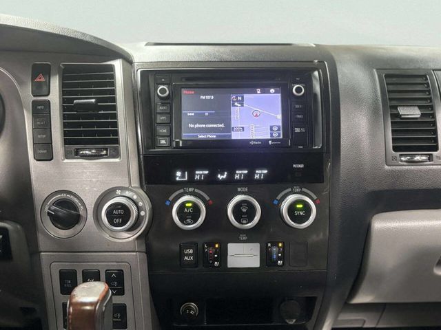 2014 Toyota Sequoia 4WD 5.7L FFV Platinum - 22987384 - 33