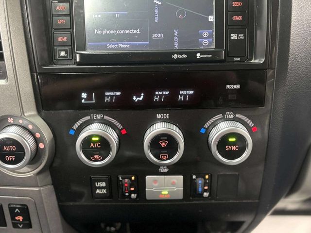 2014 Toyota Sequoia 4WD 5.7L FFV Platinum - 22987384 - 36