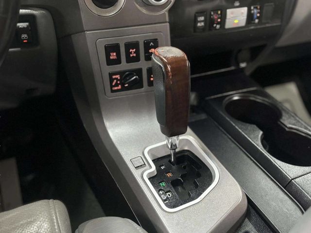 2014 Toyota Sequoia 4WD 5.7L FFV Platinum - 22987384 - 41