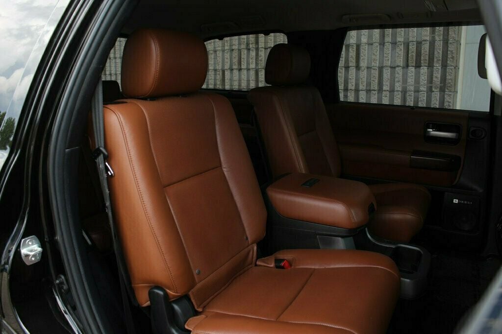 2014 Toyota Sequoia Platinum photo 12