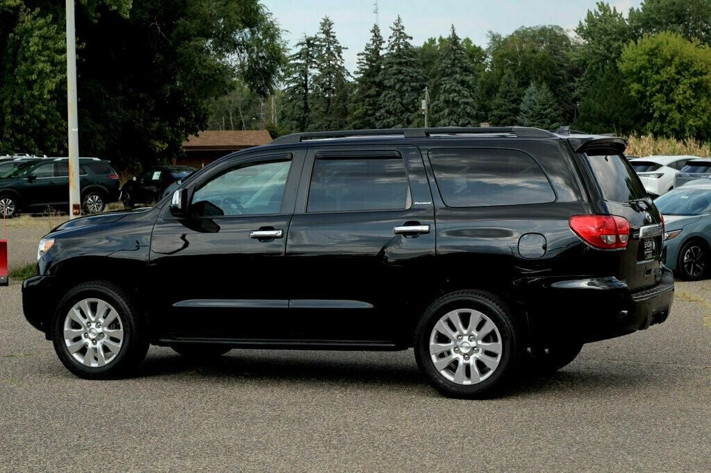 2014 Toyota Sequoia Platinum photo 19