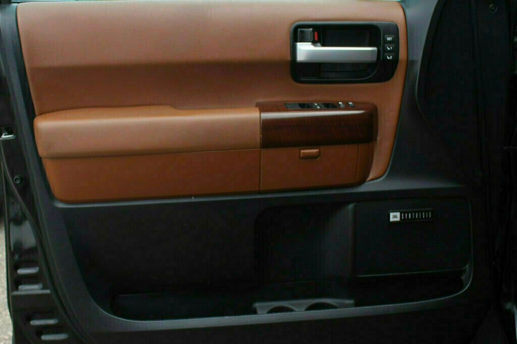 2014 Toyota Sequoia Platinum photo 20
